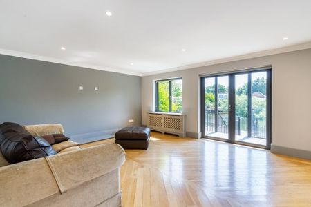 5 bedroom detached house to rent - Photo 3