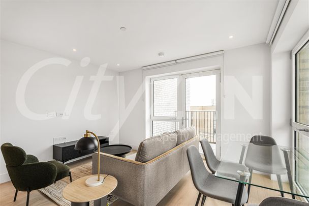 Maple Mews, London - Photo 1