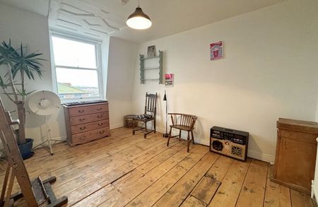 Flat 4 , 21 North Marine Road, Scarborough - Photo 2