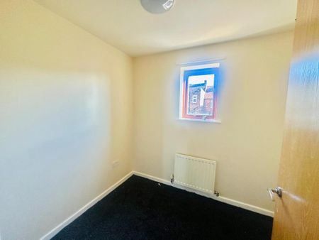 3 bedroom terraced house to rent - Photo 3