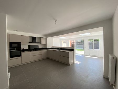 Location maison 5 pièces, 110.00m², Changé - Photo 5