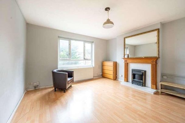 Dawn Crescent, Stratford, E15 - Photo 1