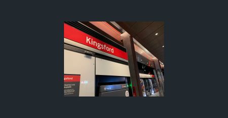 Top floor two bedroom apartment with lock up garage moments to UNSW and POW. - Photo 3