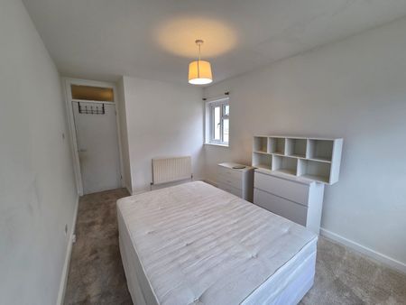 2 Bed Flat, Goodall Road, E11 - Photo 2