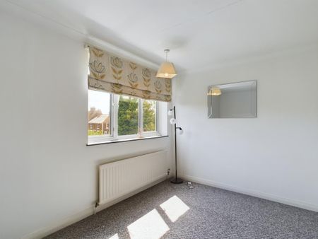 3 bedroom detached house to rent - Photo 3