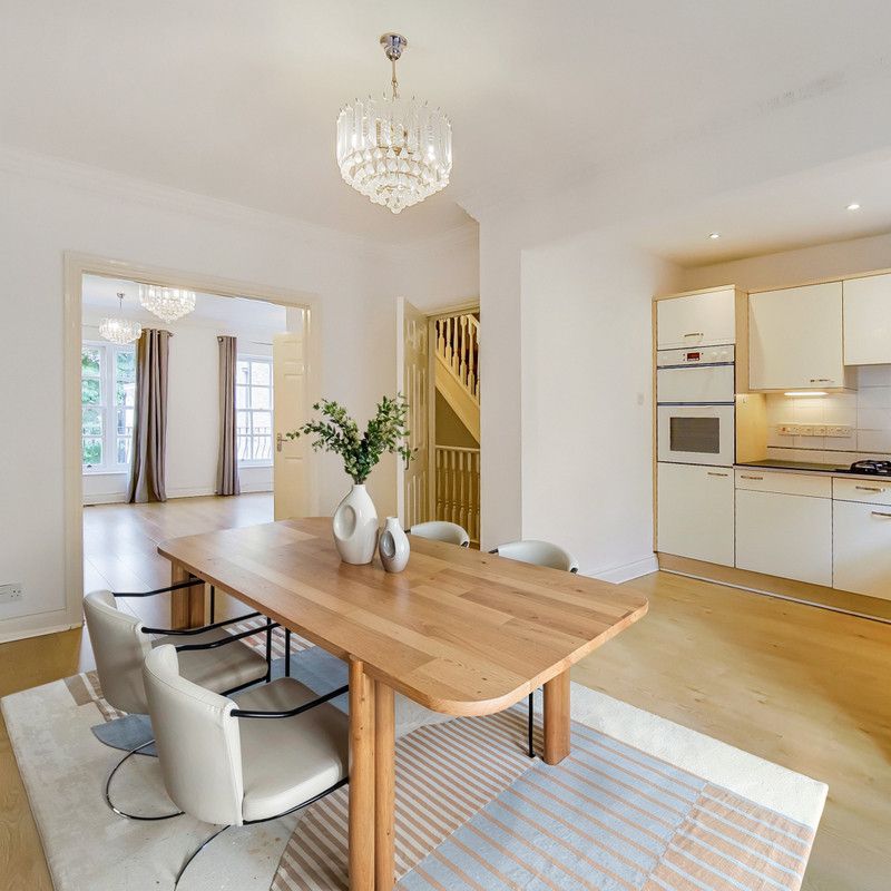 Grosvenor Place Vale Road, Weybridge, KT13 - Photo 1