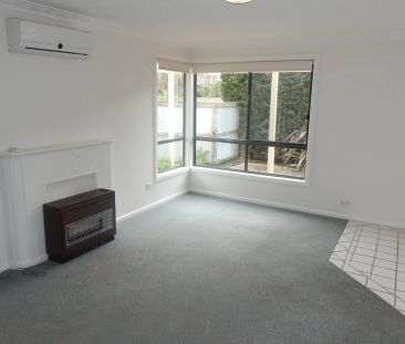 Cosy Unit in Perfect Location! - Photo 2