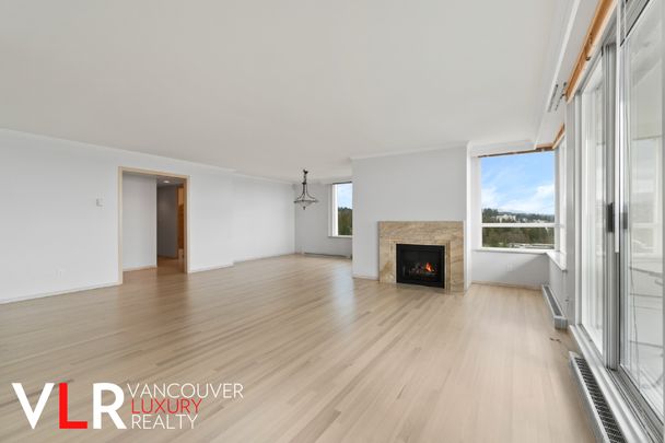 Condo in West Vancouver, BC - Photo 1