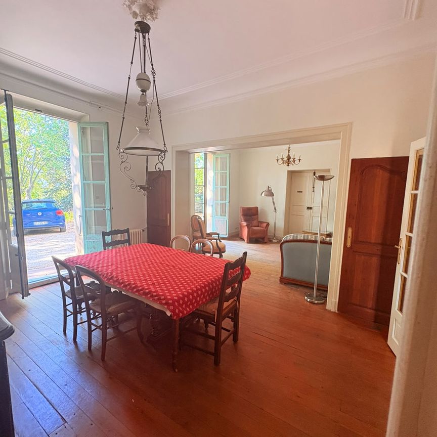 Location Appartement 4 pièces 132m² MARSEILLE 11ème - Photo 1