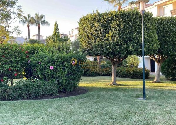 For rent HALF SEASON from now until 30/06/2024 and 01/09/2024-30/06/202, beautiful apartment in the area of San Pedro de Alcántara, Marbella.