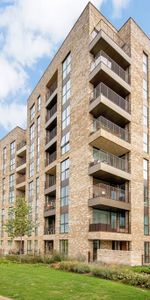 3 bedroom flat to rent - Photo 3