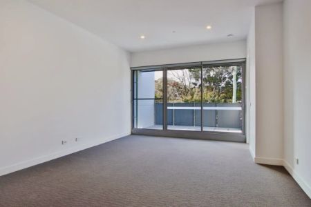 102/33 Coleman Parade,Glen Waverley,Victoria 3150, Melbourne - Photo 5