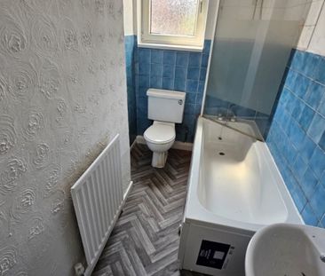 3 bed Terraced - To Let - Photo 4