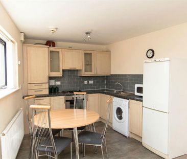 2 bedroom apartment to rent - Photo 4