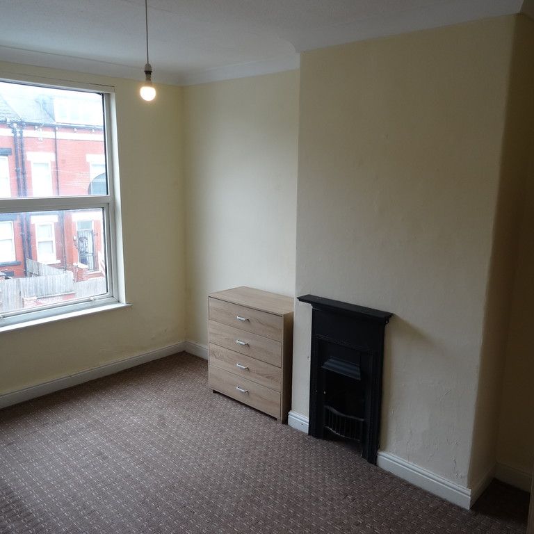 Hudson Grove, Harehills, LS9 6EN - Photo 1