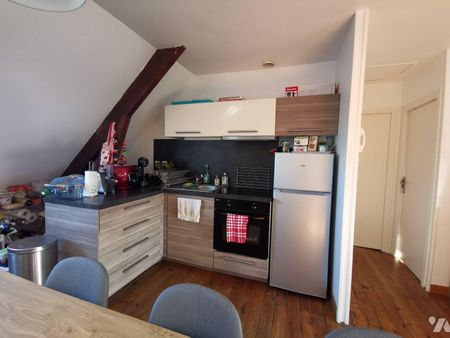 Un appartement au 2ème étage de 50 m² comprenant un bel espace à vivre lumineux (salon/séjour/... - Photo 2