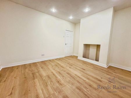 2 bedroom terraced house to rent - Photo 3