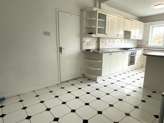 5 bedroom detached house to rent - Photo 1