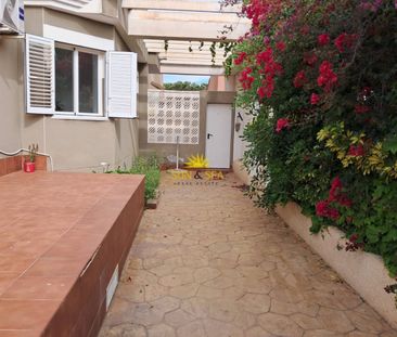 VILLA WITH 2 BEDROOMS AND JADRIN IN GRAN ALACANT - ALICANTE - Photo 2