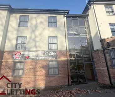 7 Bedroom Flat - Photo 3