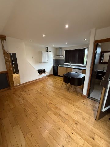 Studio Flat, Pennine Drive, NW2 - Photo 2