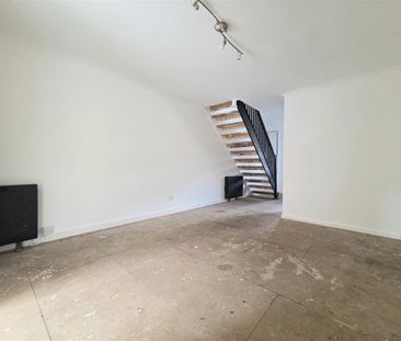 House - Terraced For Rent Greetham Street, Southsea - Photo 5