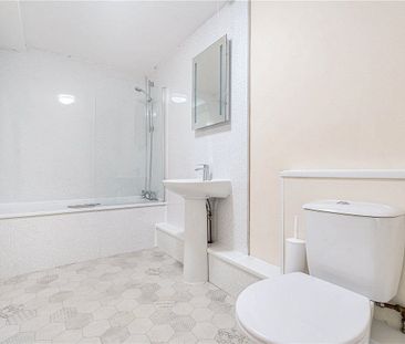 A single storey 4 bedroom , 2 bathroom barn conversion in the prett... - Photo 6