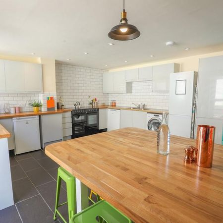 9 bedroom house to rent - Photo 4