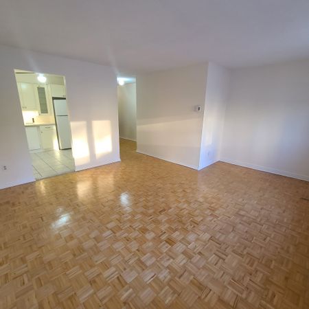 For Lease - 5128A Dundas Street Unit# #1, Toronto, Ontario - Photo 3