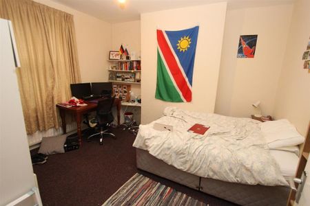 4 bedroom private hall to rent - Photo 4