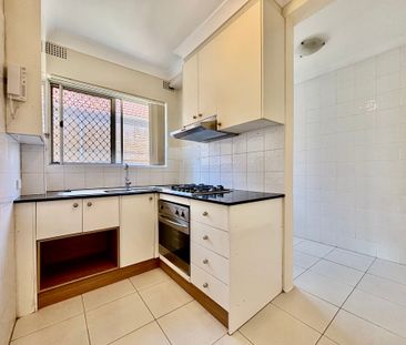 Modern 1-Bedroom Unit in Convenient Location - Photo 2