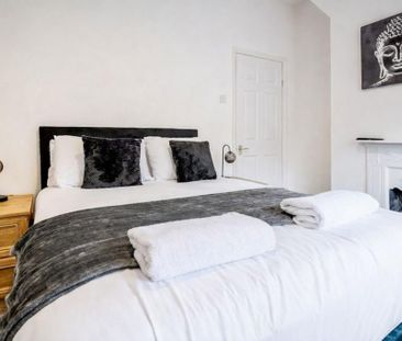 3 bedroom terraced house to rent - Photo 3