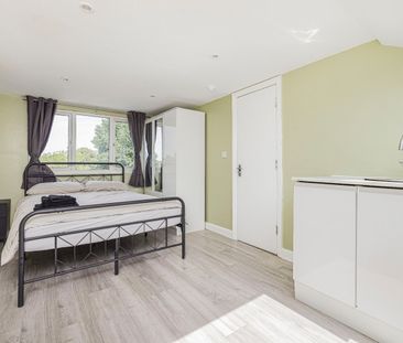 Room in a Shared House, Richmond Road, CR7 - Photo 5