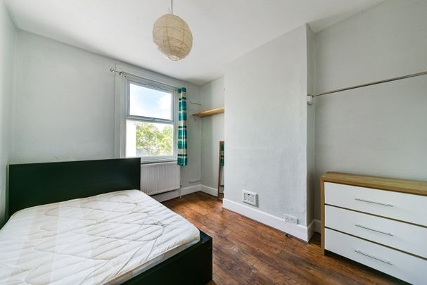 4 Bed Terraced House, Ferndale Road, SW9 - Photo 1