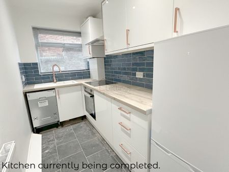 2 Bedroom Ground Floor Flat - Photo 2