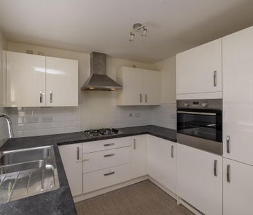 4 bedroom detached house to rent - Photo 6