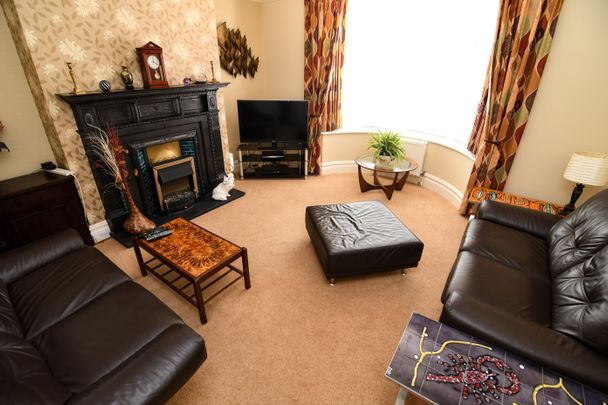 1 bed house / flat share to rent in Churchill Road, Bournemouth, BH1 - Photo 1