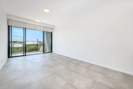 2206/1 Grant Avenue, Hope Island, QLD 4212 - Photo 4