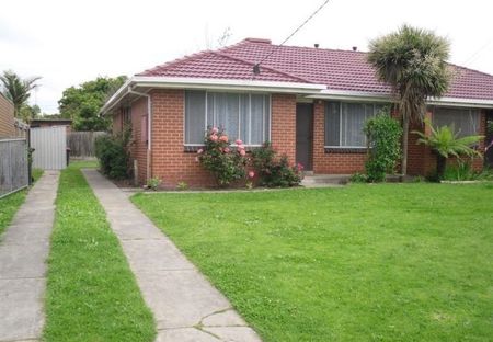 3 Mead Court, Oakleigh VIC 3166 - House For Rent | Domain - Photo 5