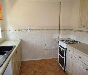 2 bedroom semi-detached house to rent - Photo 5