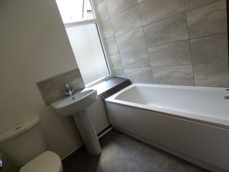 Inkerman Street, Bacup - Photo 3