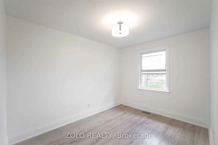 Property For Lease | N9016161 - Photo 5