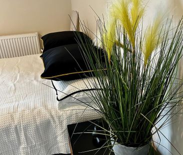 6 bedroom semi-detached house to rent - Photo 4