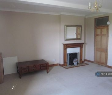 3 bedroom flat to rent - Photo 1