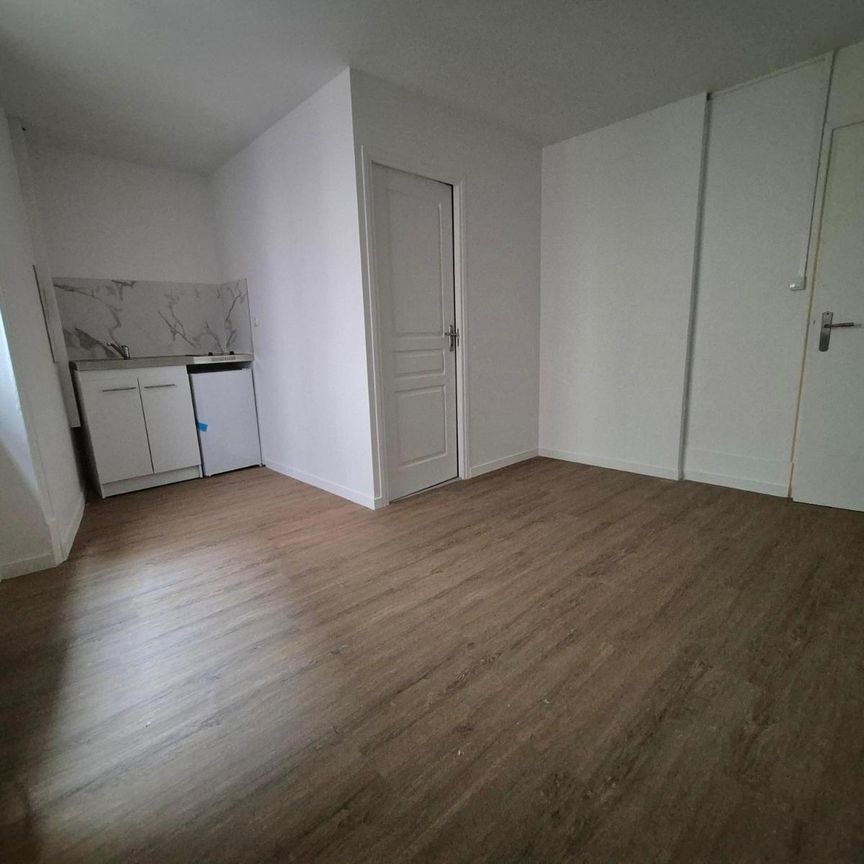 Location Appartement 1 pièce 16m² MACON 71000 - Photo 1