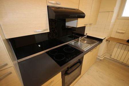 LOCATION : appartement T1 (29 m²) à MARENNES HIERS BROUAGE - Photo 2