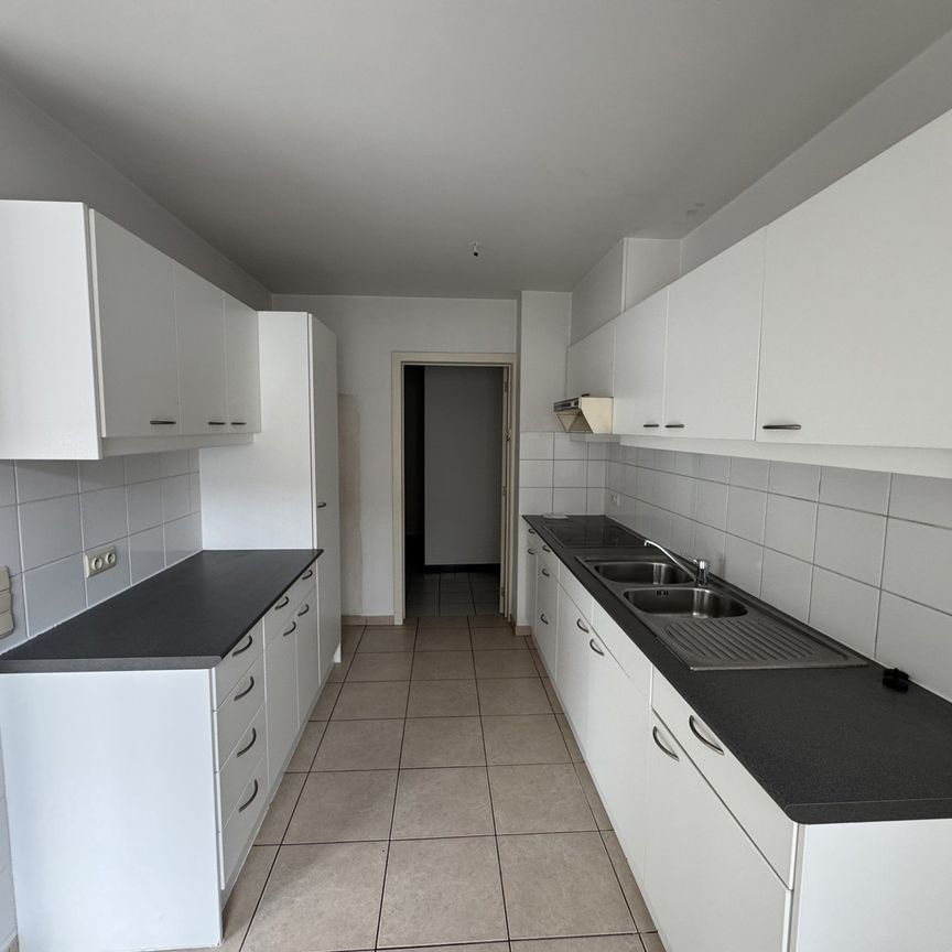 Ruim appartement met terras in hartje Bornem - Photo 1