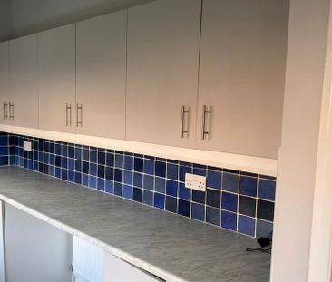 2 bedroom semi-detached house to rent - Photo 2