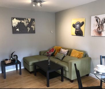 2 Bed Flat, Newcastle Road, RG2 - Photo 2