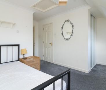 3 bedroom apartment to rent - Photo 4